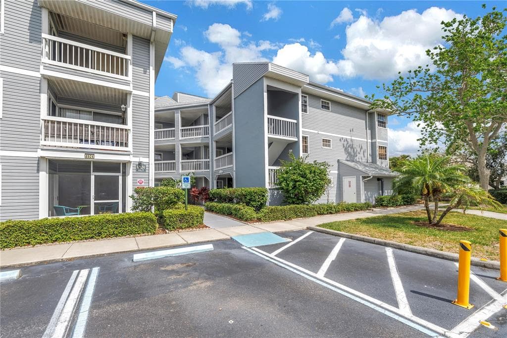 6924 STONES THROW CIRCLE N UNIT 8103 ST PETERSBURG, FL 33710
