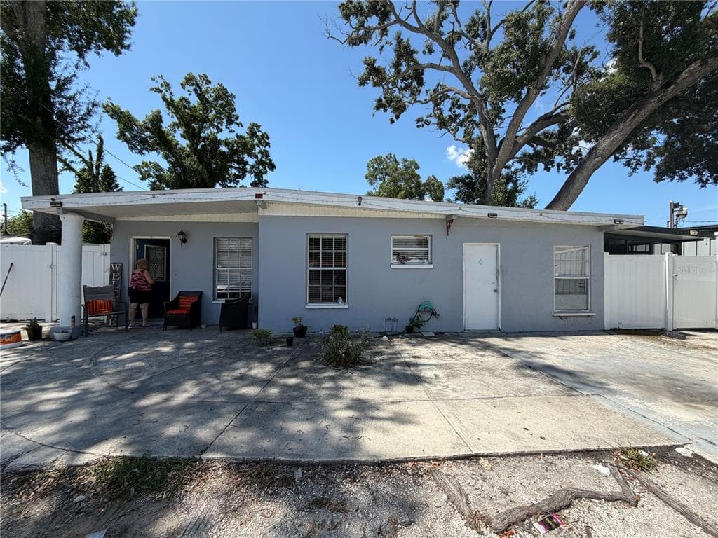 2318 W POWHATAN AVENUE TAMPA, FL 33603