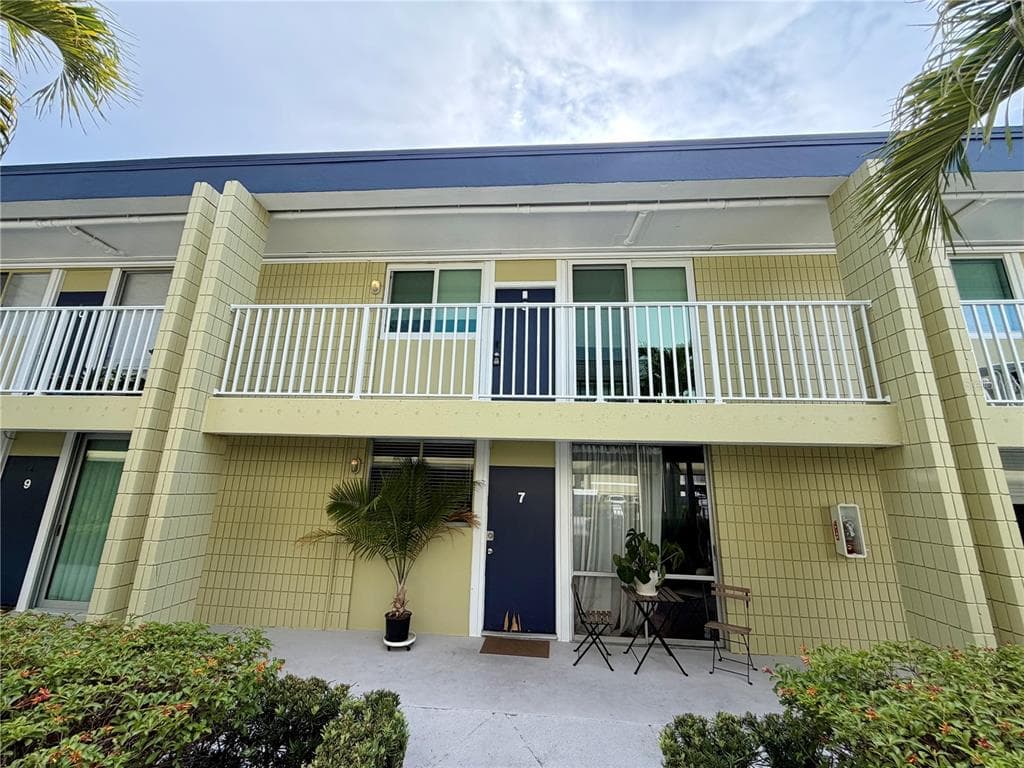 1301 S HOWARD AVENUE UNIT C8 TAMPA, FL 33606