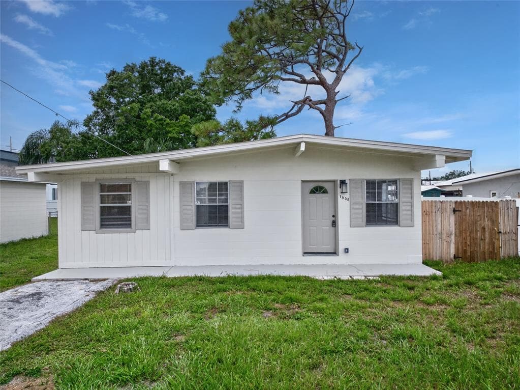7508 N THATCHER AVENUE TAMPA, FL 33614