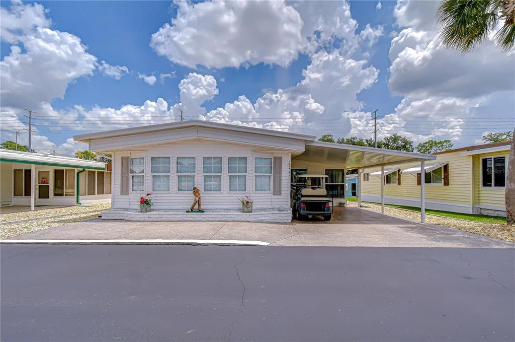 37816 BARCELONA AVENUE ZEPHYRHILLS, FL 33541