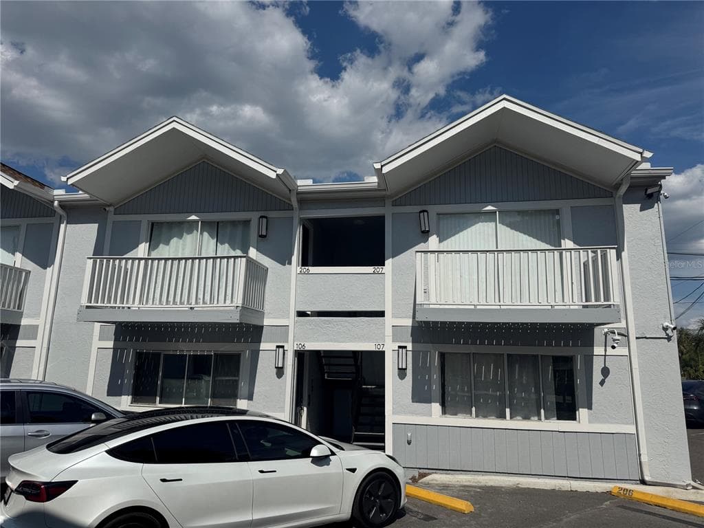 5201 S MACDILL AVENUE UNIT 207 TAMPA, FL 33611