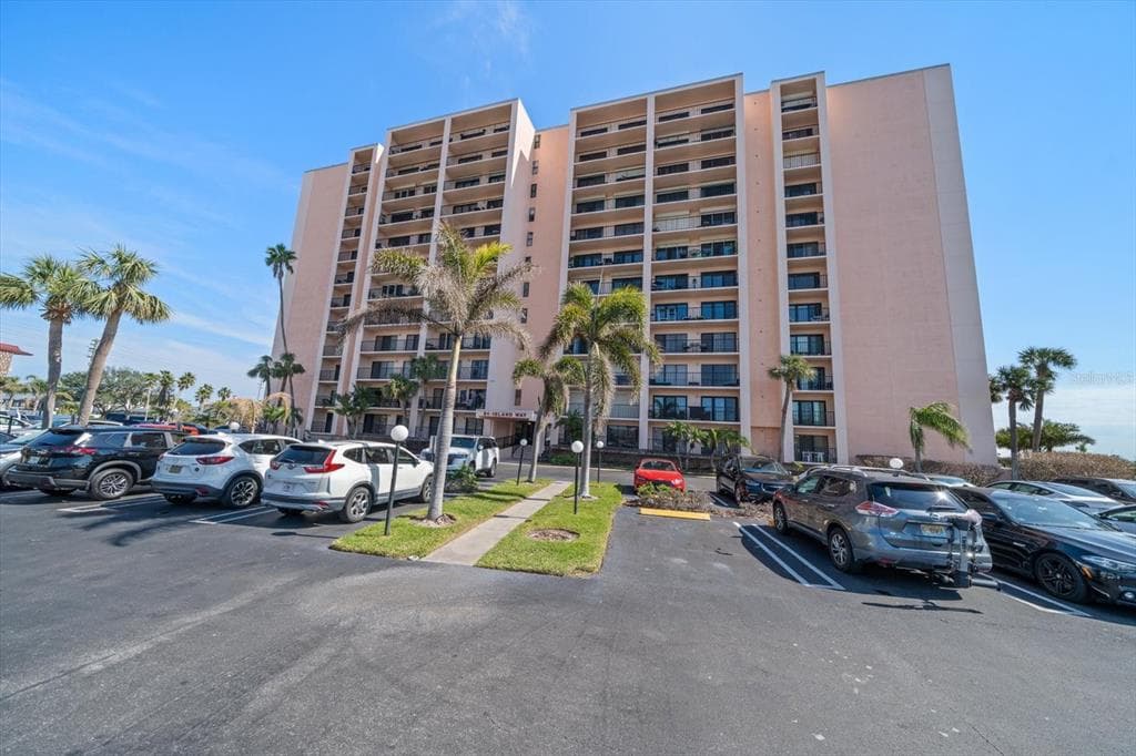 51 ISLAND WAY UNIT 705 CLEARWATER BEACH, FL 33767