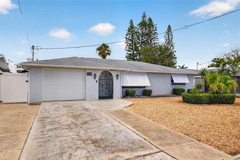 13626 JENNITA DRIVE HUDSON, FL 34667