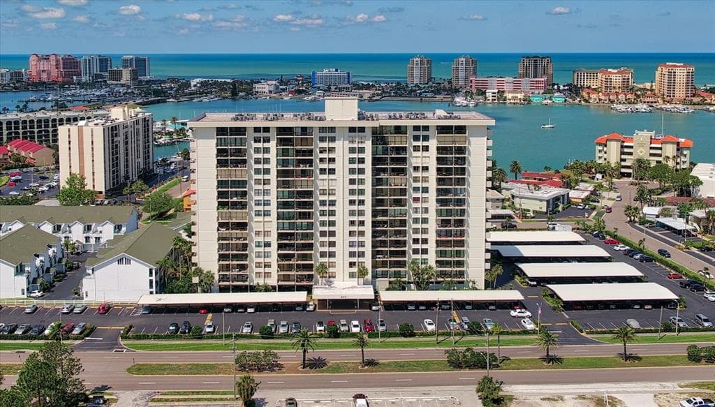 400 ISLAND WAY UNIT 904 CLEARWATER BEACH, FL 33767