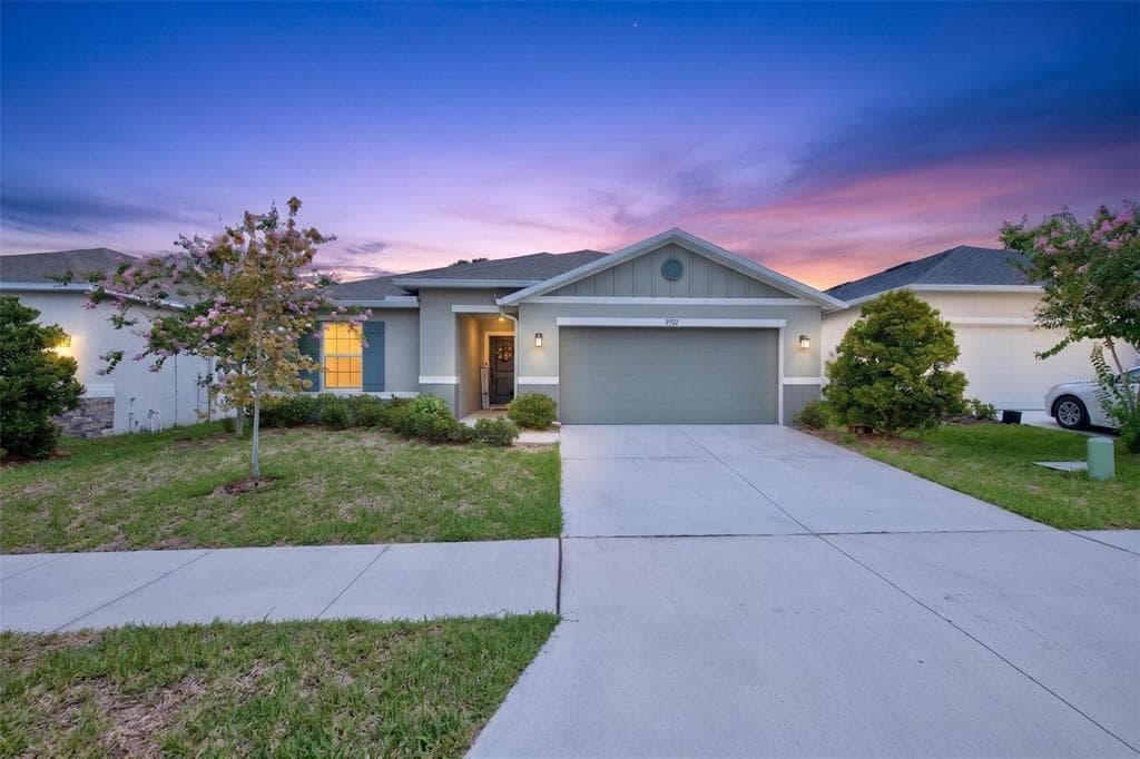 9972 MESIC WOODS AVENUE SEFFNER, FL 33584