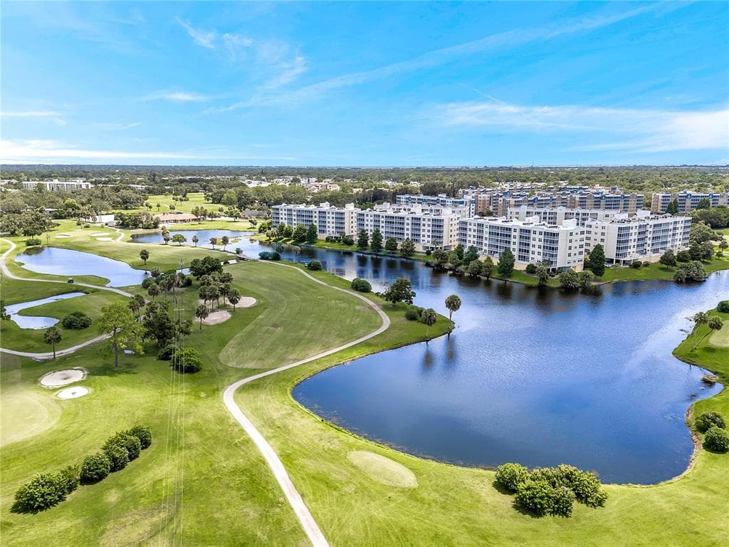 1200 COUNTRY CLUB DRIVE UNIT 2205 LARGO, FL 33771