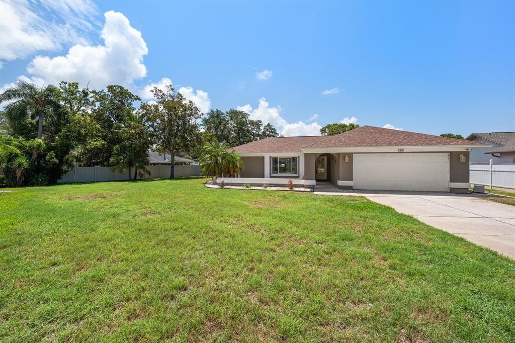 1301 LILY COURT TARPON SPRINGS, FL 34689