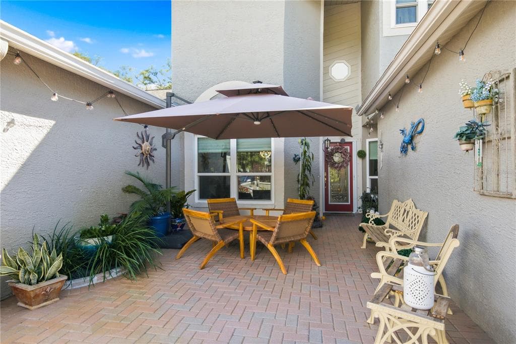 302 BUCKINGHAM PLACE PALM HARBOR, FL 34684
