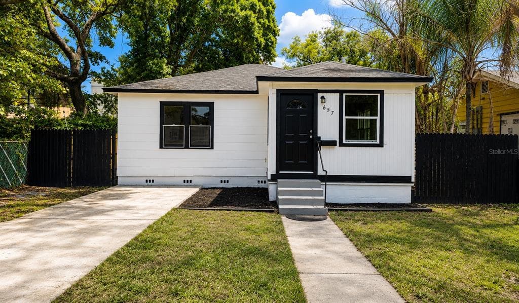 657 15TH AVENUE S ST PETERSBURG, FL 33701