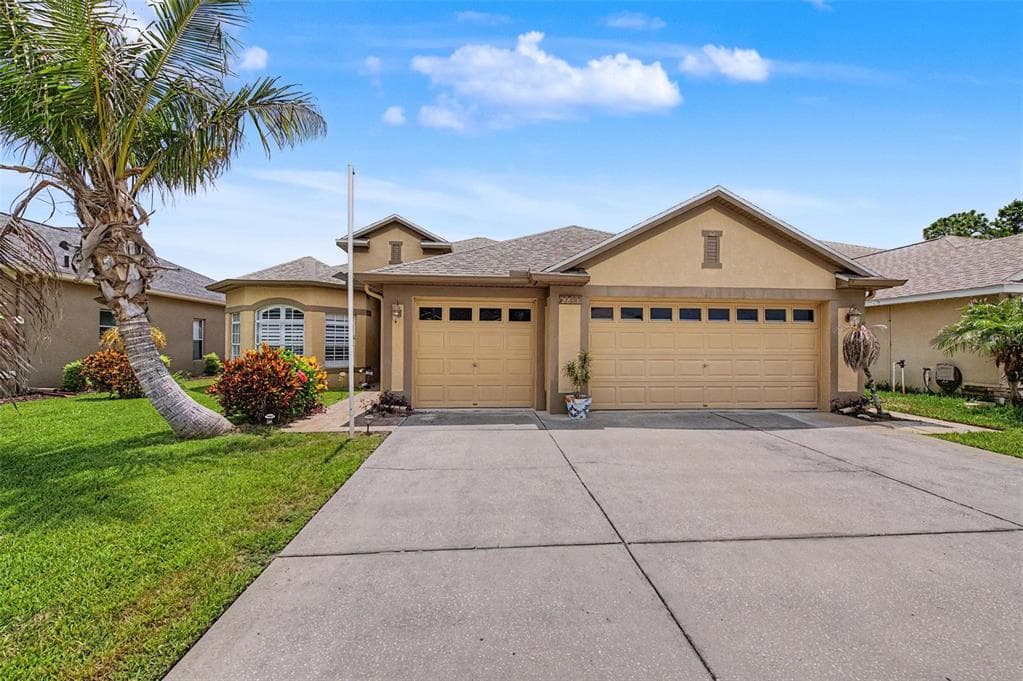 2811 RAVENDALE LANE HOLIDAY, FL 34691