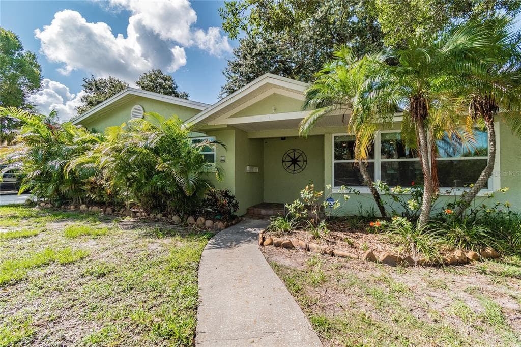 303 WILDWOOD WAY UNIT A CLEARWATER, FL 33756