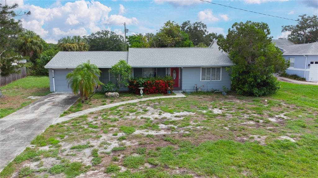 525 HAMPTON AVENUE NE ST PETERSBURG, FL 33703