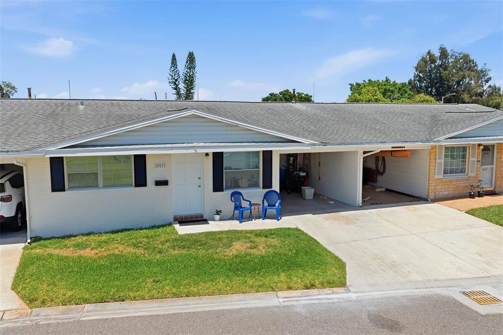 10013 DAHLIA ST N PINELLAS PARK, FL 33782