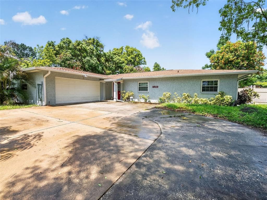 8516 TWIN LAKE BLVD TAMPA, FL 33614