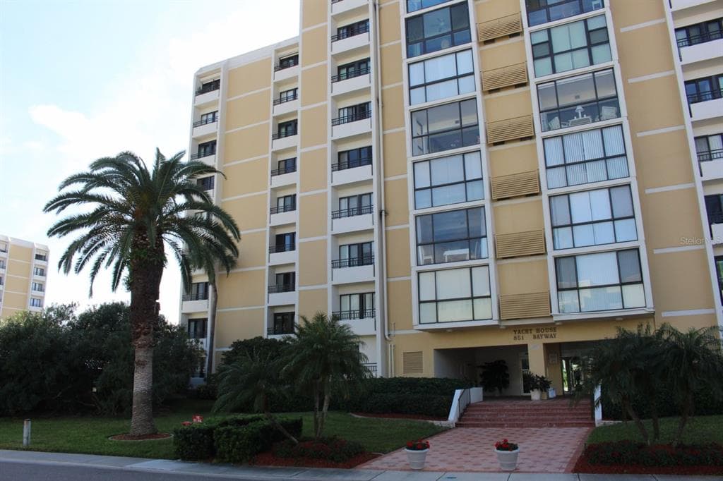851 BAYWAY BOULEVARD UNIT 101 CLEARWATER BEACH, FL 33767