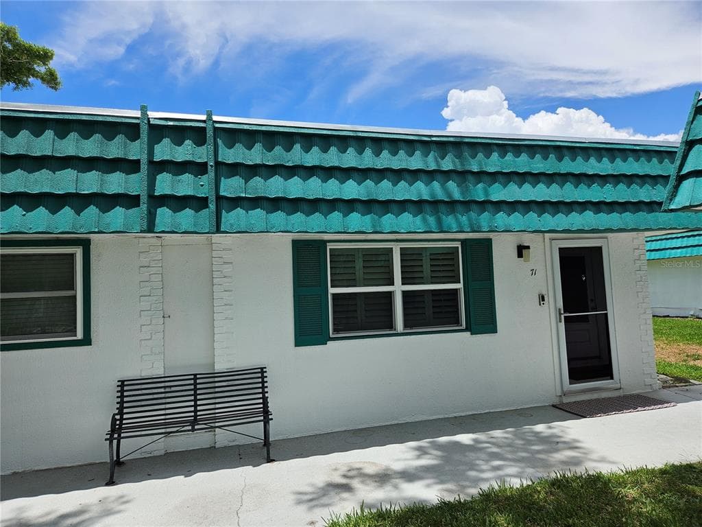 205 KINGS BLVD BOULEVARD UNIT C-71 SUN CITY CENTER, FL 33573