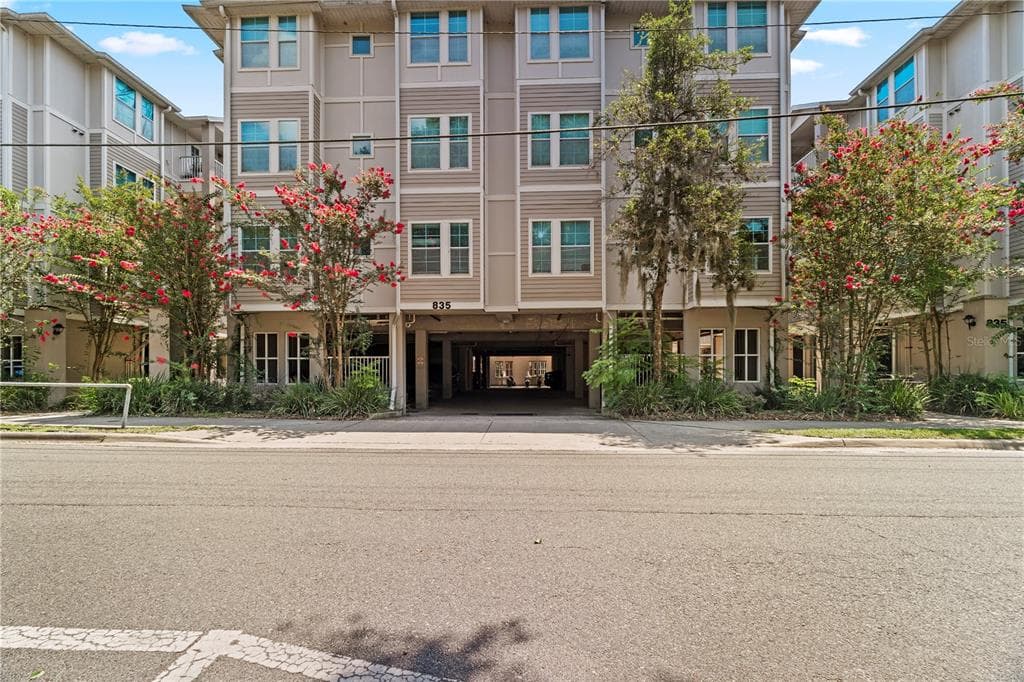 835 SW 9TH STREET UNIT 101