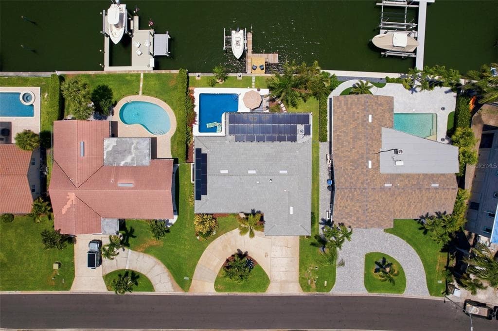 2061 MICHIGAN AVENUE NE ST PETERSBURG, FL 33703