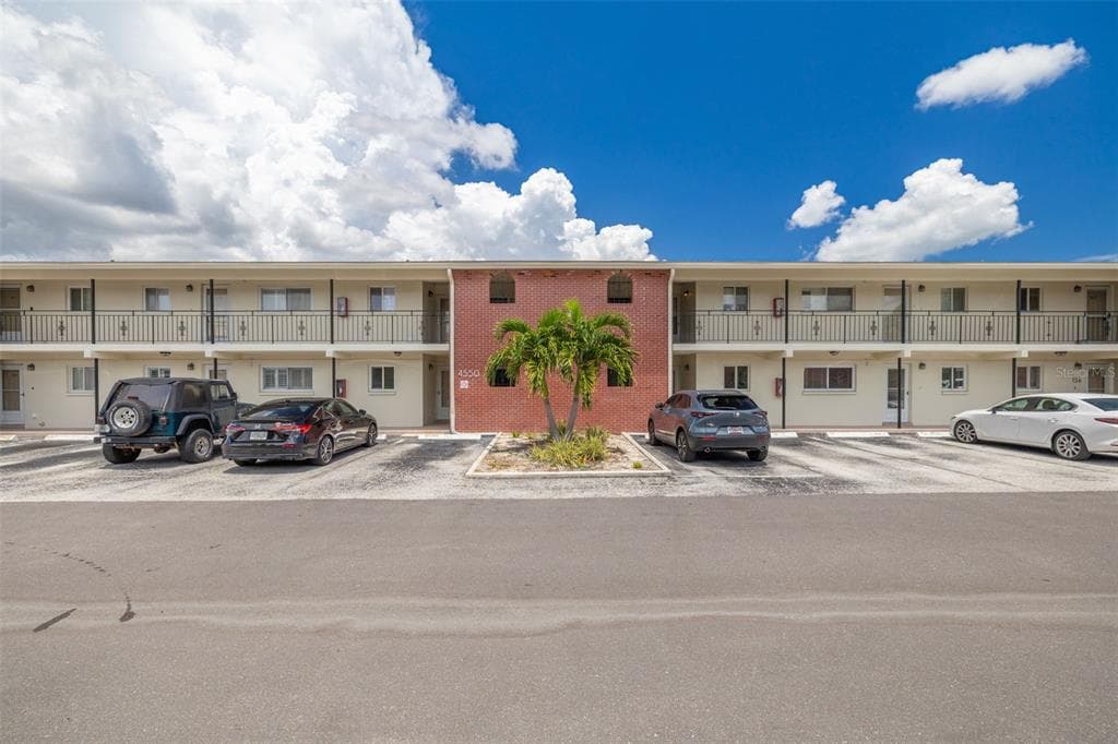 4550 OVERLOOK DRIVE NE UNIT 155 ST PETERSBURG, FL 33703