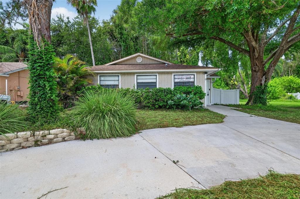 9 FRESHWATER DRIVE PALM HARBOR, FL 34684