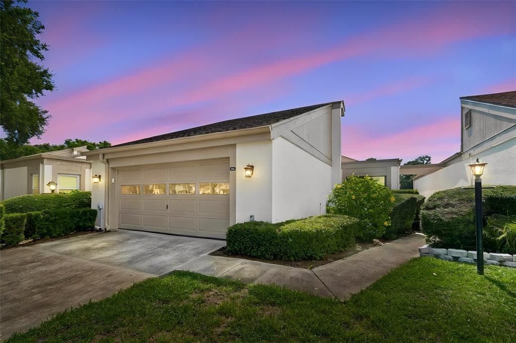 100 LISA LANE OLDSMAR, FL 34677