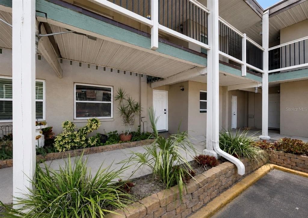 1028 APOLLO BEACH BOULEVARD UNIT 102 APOLLO BEACH, FL 33572