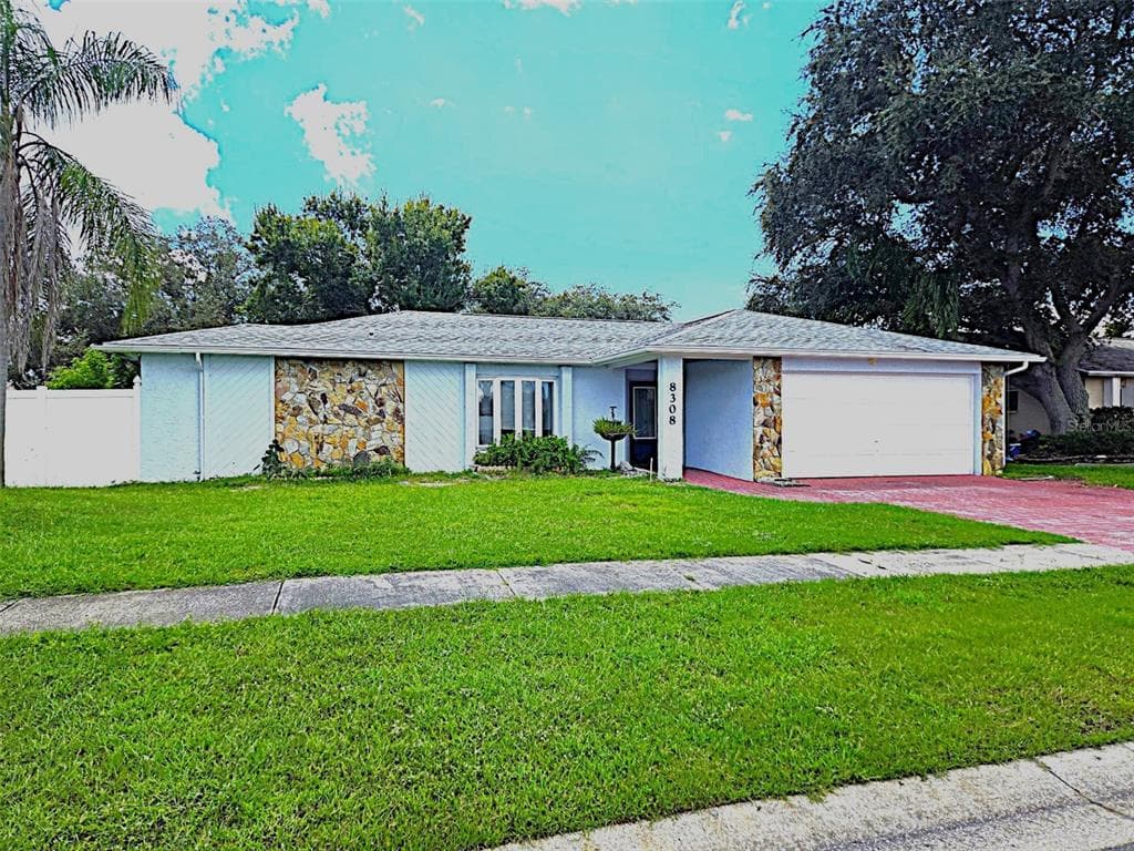 8308 123RD AVENUE LARGO, FL 33773