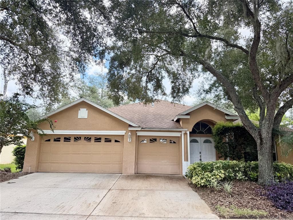 9427 HUNTERS POND DRIVE TAMPA, FL 33647