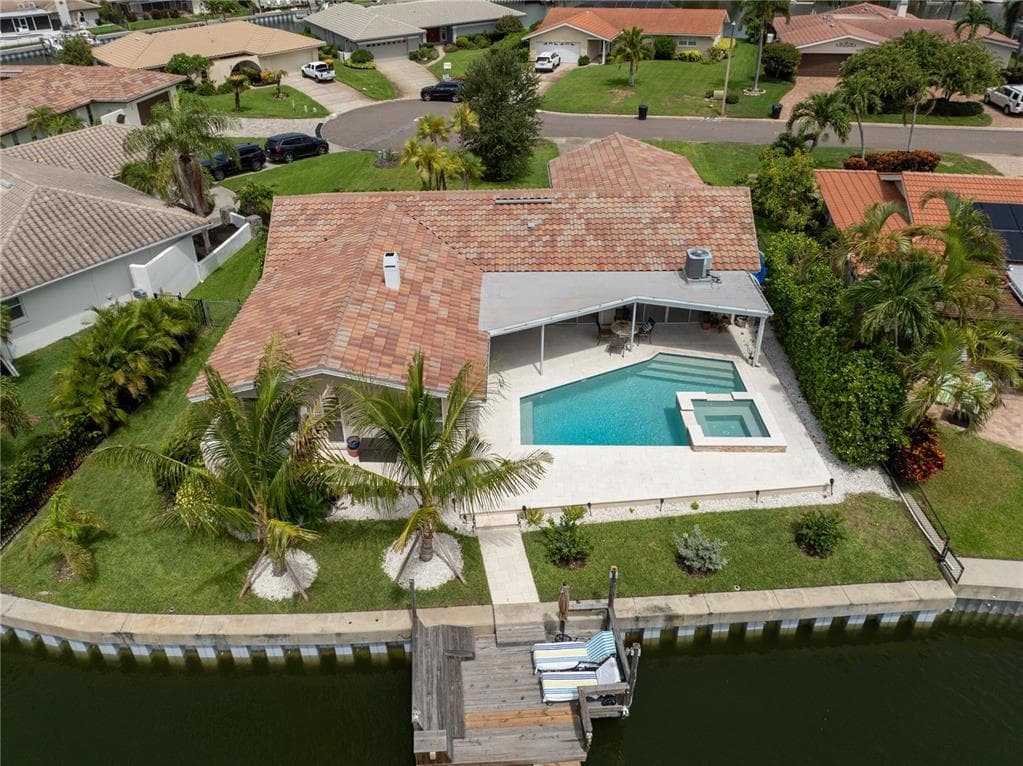 1924 MICHIGAN AVENUE NE ST PETERSBURG, FL 33703