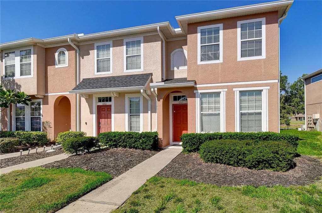 6919 TOWERING SPRUCE DR RIVERVIEW, FL 33578