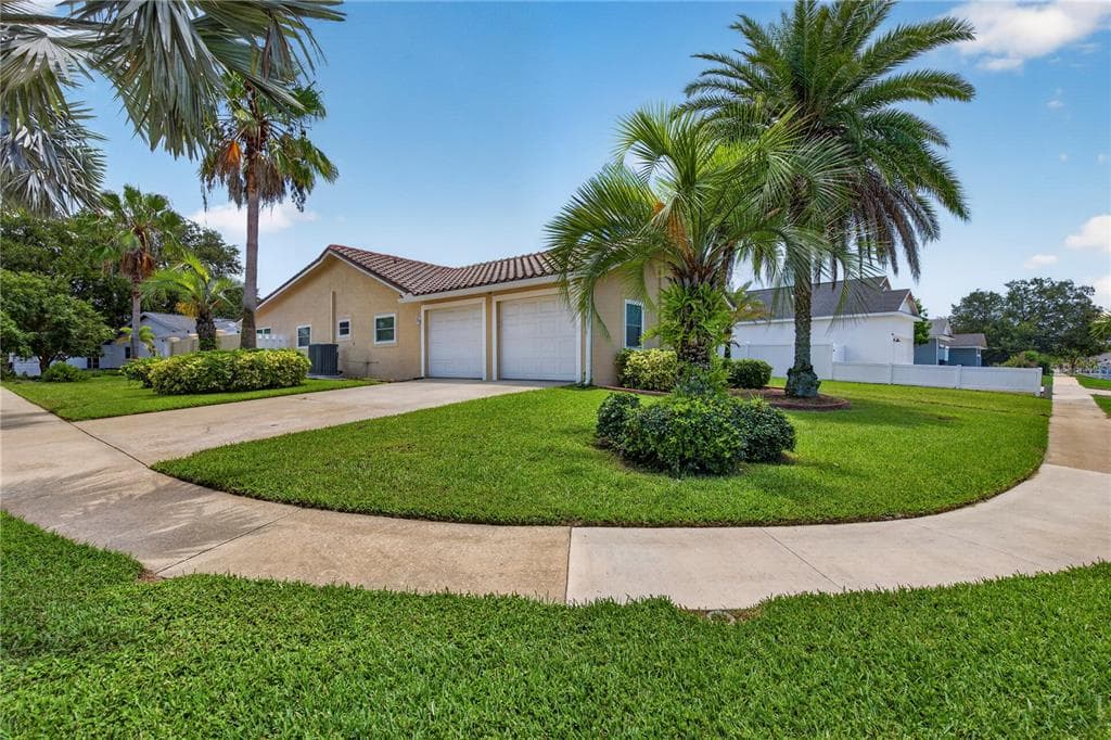 4831 BLUE JAY CIRCLE PALM HARBOR, FL 34683