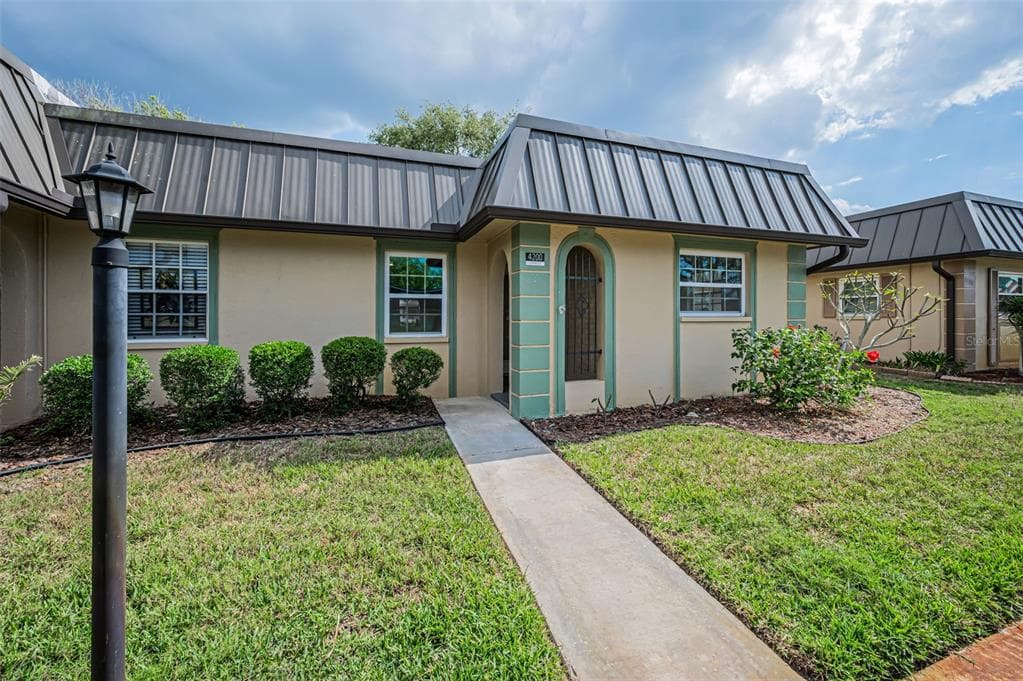4200 HAMPTON DRIVE NEW PORT RICHEY, FL 34652