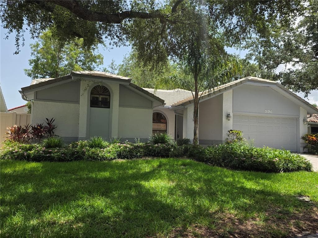 596 QUINTANA PLACE NE ST PETERSBURG, FL 33703