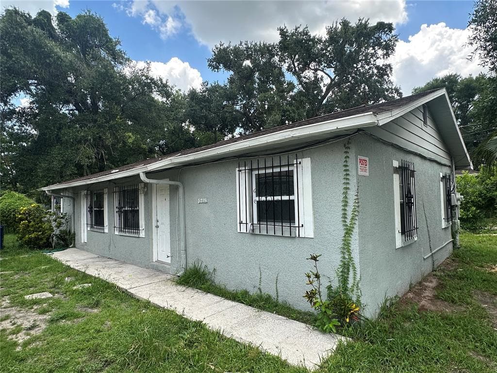 8215 N KLONDYKE STREET TAMPA, FL 33604