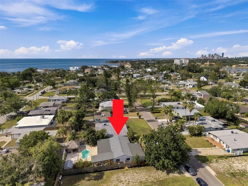 3947 HUNTINGTON STREET NE ST PETERSBURG, FL 33703