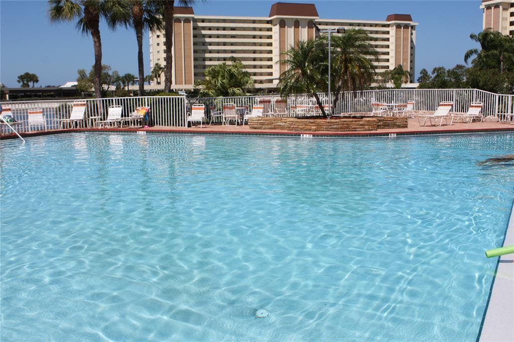 4725 COVE CIRCLE UNIT 906