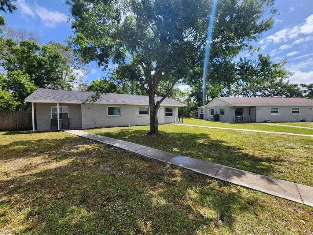 1209 62ND AVENUE E BRADENTON, FL 34203
