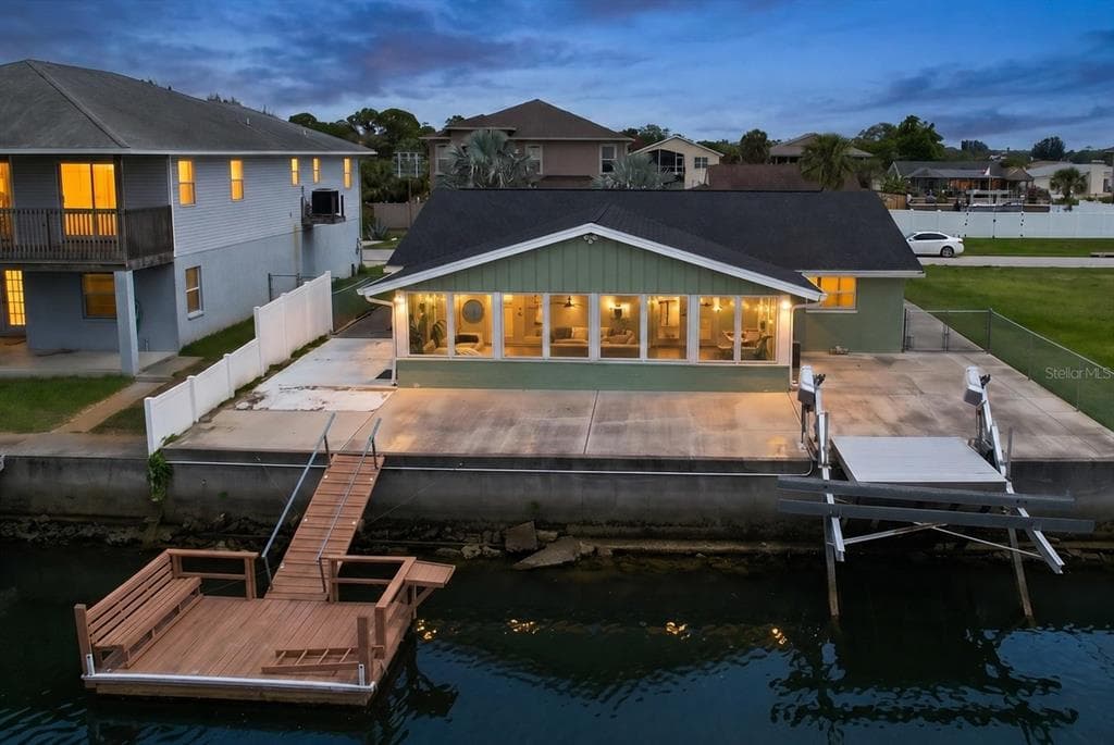 7401 ISLANDER LANE HUDSON, FL 34667