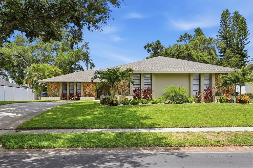 707 KNOLLWOOD DRIVE LARGO, FL 33770
