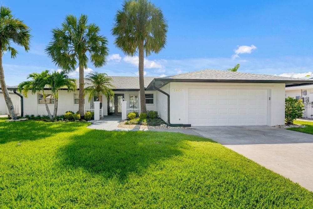 3924 VERSAILLES DRIVE TAMPA, FL 33634