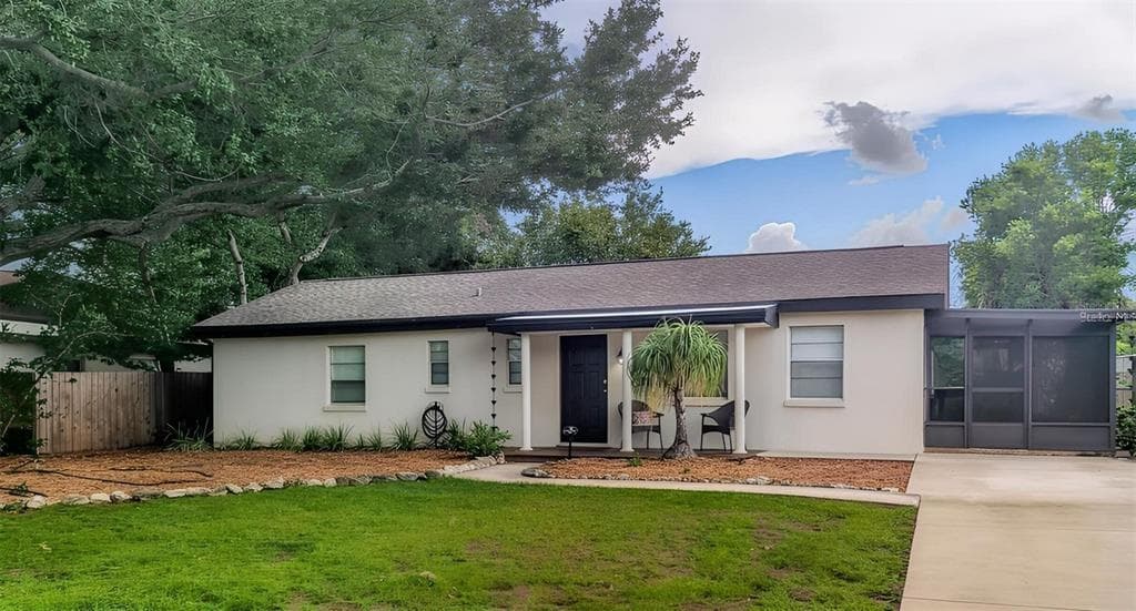 3902 W PAXTON AVENUE TAMPA, FL 33611