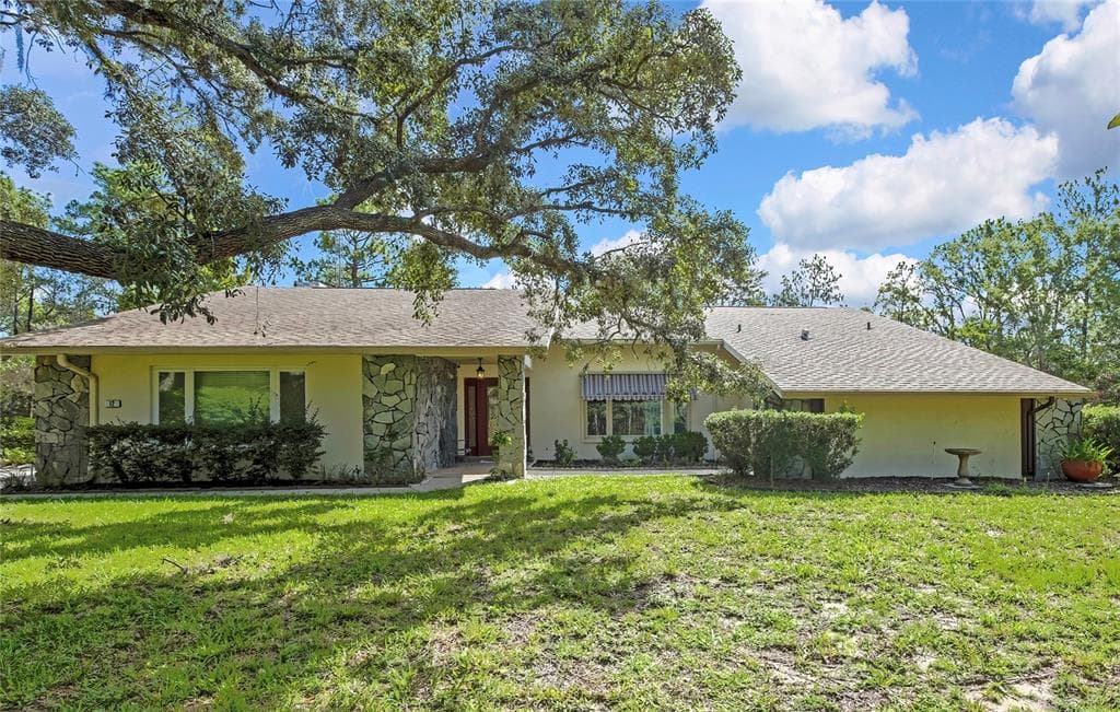 12 MAYFLOWER COURT E HOMOSASSA, FL 34446
