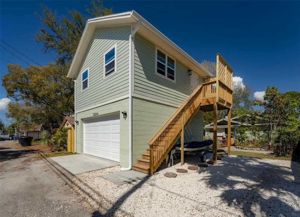 2324 1/2 BURLINGTON AVE N N ST PETERSBURG, FL 33713
