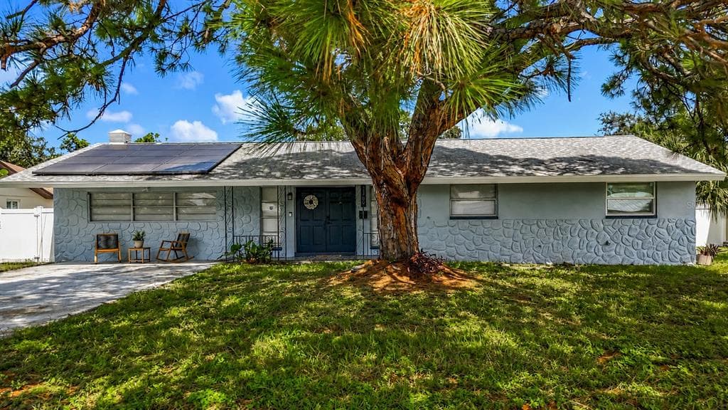 2449 66TH AVENUE S ST PETERSBURG, FL 33712