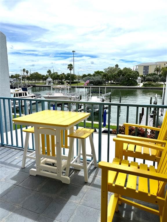 315 MEDALLION BOULEVARD UNIT H MADEIRA BEACH, FL 33708