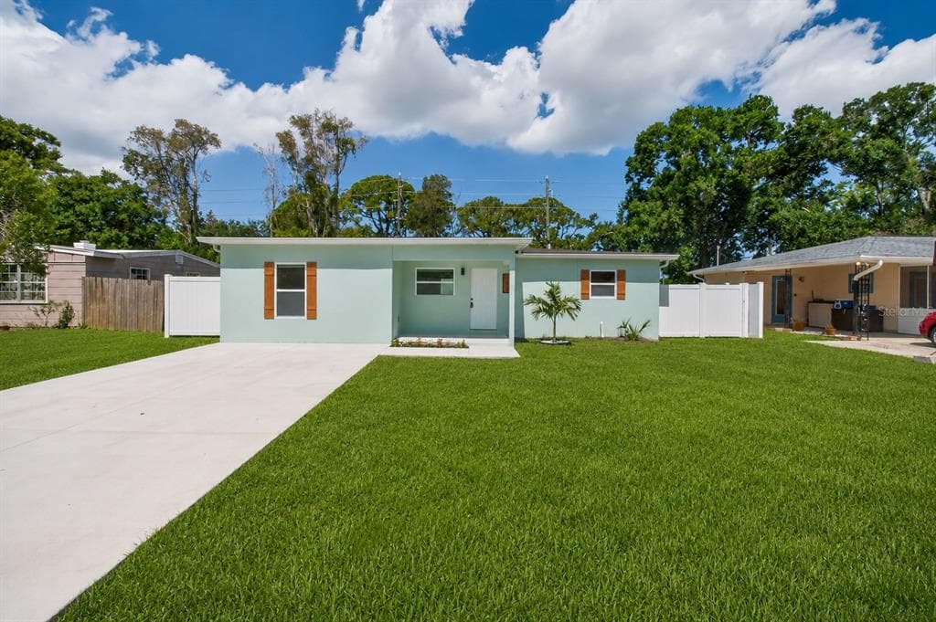 106 MELODY LANE LARGO, FL 33771