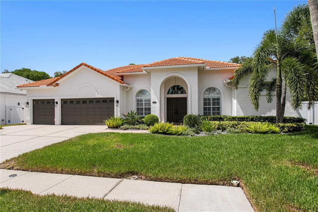 2801 SHORE BREEZE DRIVE TAMPA, FL 33611
