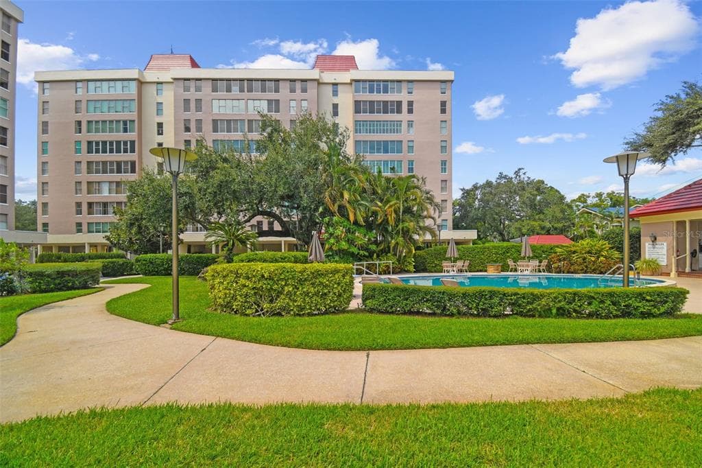 2403 S ARDSON PLACE UNIT 902B TAMPA, FL 33629
