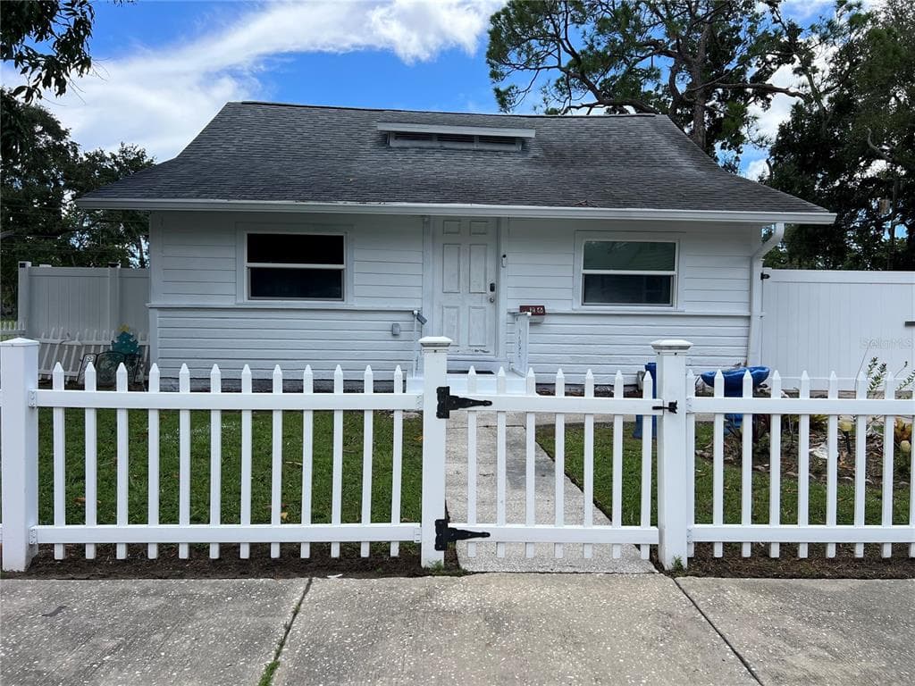 526 14TH AVENUE S ST PETERSBURG, FL 33701